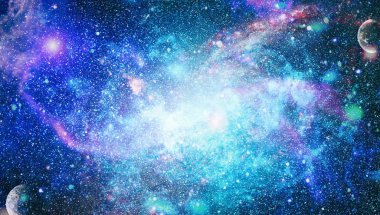 Uzaya karşı parlayan nebula ve yıldız alanı. Bu görüntünün elementleri NASA tarafından desteklenmektedir.