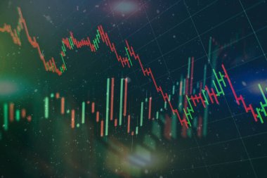 Toplantıdaki iş planı ve şirketin performansını görmek için finansal rakamları analiz etmek..