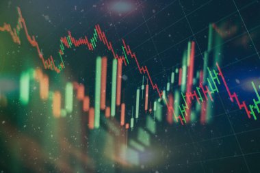 Toplantıdaki iş planı ve şirketin performansını görmek için finansal rakamları analiz etmek..