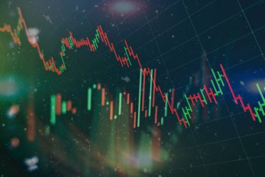 Toplantıdaki iş planı ve şirketin performansını görmek için finansal rakamları analiz etmek..