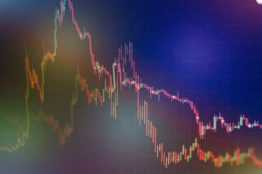 Teknik fiyat grafiği ve göstergesi, mavi ekranda kırmızı ve yeşil şamdan grafiği, piyasa dalgalanması, yükseliş ve düşüş eğilimi. Hisse senedi ticareti, kripto para birimi geçmişi.
