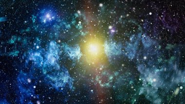 Samanyolu yıldız ve boşluk. Yeni panoramik derin uzaya seyir büyük. Karanlık gece gökyüzüne yıldızlarla dolu. Uzayda Bulutsusu. Derin uzay sırları.