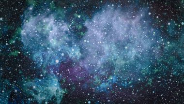 Panoramik derin uzaya arıyorum. Karanlık gece gökyüzüne yıldızlarla dolu. Uzayda Bulutsusu.