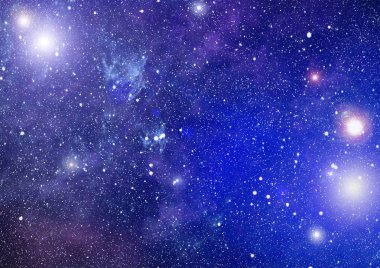 Panoramik derin uzaya arıyorum. Karanlık gece gökyüzüne yıldızlarla dolu. Uzayda Bulutsusu.