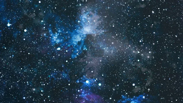 Πανοραμική ψάχνει στο βαθύ διάστημα. Σκοτεινή νύχτα ουρανό γεμάτο αστέρια. Το νεφέλωμα στο διάστημα. — Φωτογραφία Αρχείου