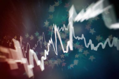 İş grafik arka planı: analiz iş muhasebe bilgi levhalar üzerinde. İşadamı el altın piyasa, Forex piyasası ve ticaret pazarı için yatırım grafikleri analiz üzerinde çalışma.