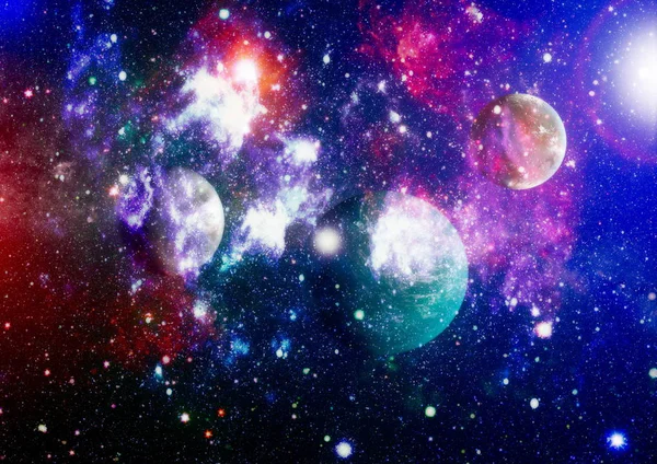 Galaxias, nebulosas y estrellas en el universo, nubes de niebla sobre fondos de colores brillantes. Elementos de esta imagen proporcionados por la NASA —  Fotos de Stock