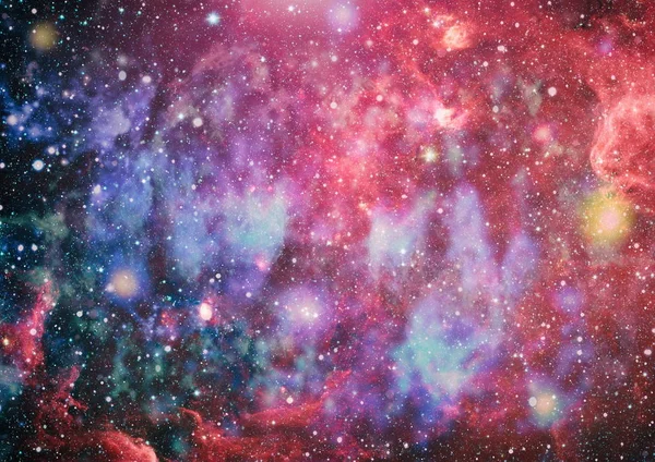 Galaxias, nebulosas y estrellas en el universo, nubes de niebla sobre fondos de colores brillantes. Elementos de esta imagen proporcionados por la NASA — Foto de Stock