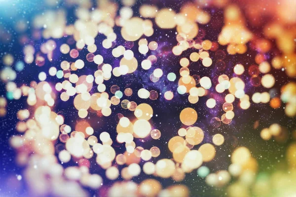 自然のボケと明るい金色のライトで色祭りの背景を持つ魔法の背景 ヴィンテージマジックの背景 — ストック写真