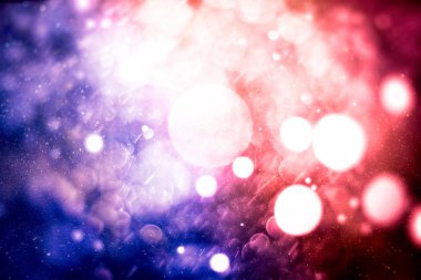 Renk Festivali 'nin arka planında doğal bokeh ve parlak altın ışıklarla sihirli arka plan. Klasik Sihirli arkaplan