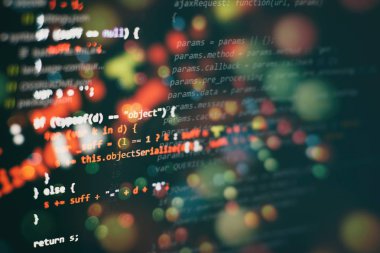 Web sitesi geliştirme için editör HTML5. Dizüstü ekran closeup fotoğraf web sitesi HTML kodu.