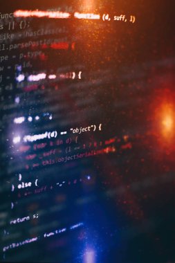 Web sitesi geliştirme için editör HTML5. Dizüstü ekran closeup fotoğraf web sitesi HTML kodu.