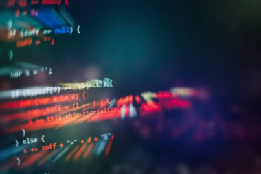 Web sitesi geliştirme için editör HTML5. Dizüstü ekran closeup fotoğraf web sitesi HTML kodu.