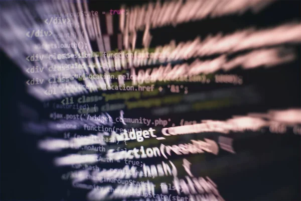 Gros plan sur le développement de technologies de programmation et de codage. Développeur travaillant sur des sites web codes dans le bureau. — Photo