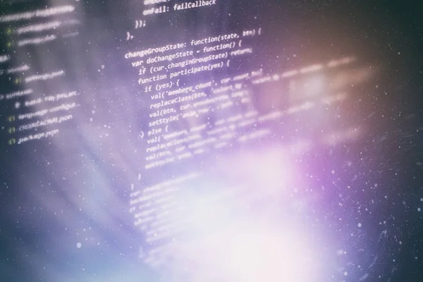 Programlama ve kodlama teknolojileri geliştiriyoruz. Ofiste web siteleri kodları üzerinde çalışan geliştirici. — Stok fotoğraf