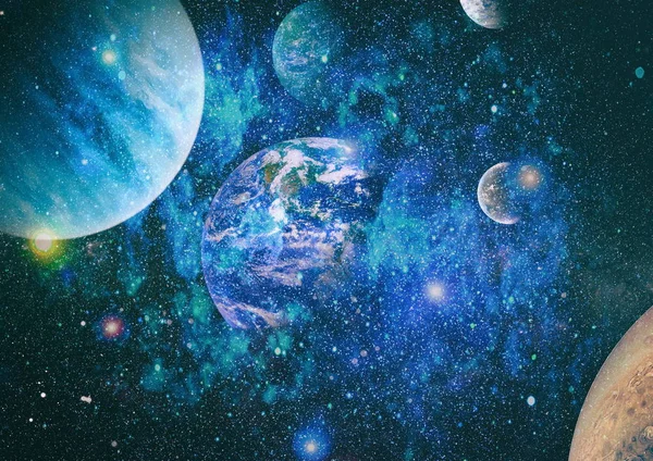 우주 탐사의 아름다움을 보여주는 우주 공간에서 지구, 은하및 태양.행성, 별과 은하. Nasa가 제공하는 이 이미지의 요소 — 스톡 사진