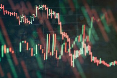 Market Analyze dahil bir monitör de dahil olmak üzere finansal veriler. Çubuk grafikler, diyagramlar, finansal rakamlar. Forex grafiği.