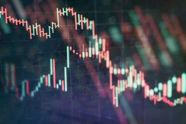 Pénzügyi adatok a monitoron, amely magában foglalja a piac elemzése. Sávdiagramok, diagramok, pénzügyi adatok. Elöl levő térképez. — Stock Fotó