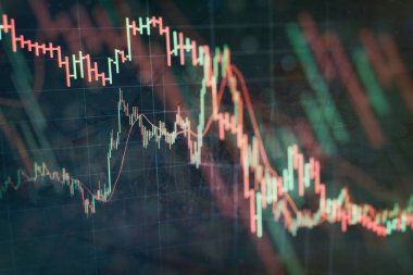 Teknik fiyat grafiği ve göstergesi, mavi ekranda kırmızı ve yeşil şamdan grafiği, piyasa dalgalanması, yükseliş ve düşüş eğilimi. Hisse senedi ticareti, kripto para birimi geçmişi.