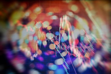 Teknik fiyat grafiği ve göstergesi, mavi ekranda kırmızı ve yeşil şamdan grafiği, piyasa dalgalanması, yükseliş ve düşüş eğilimi. Hisse senedi ticareti, kripto para birimi geçmişi.