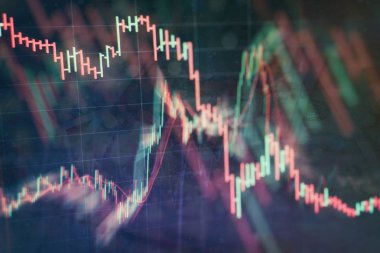 Teknik fiyat grafiği ve göstergesi, mavi ekranda kırmızı ve yeşil şamdan grafiği, piyasa dalgalanması, yükseliş ve düşüş eğilimi. Hisse senedi ticareti, kripto para birimi geçmişi.