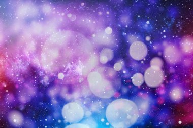 Renk Festivali 'nin arka planında doğal bokeh ve parlak altın ışıklarla sihirli arka plan. Klasik Sihirli arkaplan