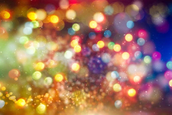 Magische achtergrond met kleur Feestelijke achtergrond met natuurlijke bokeh en heldere gouden lichten. Vintage magische achtergrond — Stockfoto