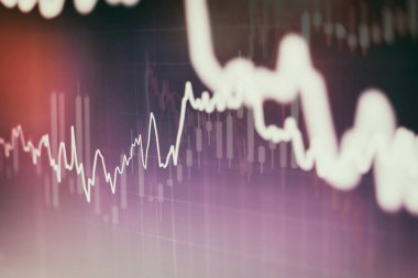 Teknik fiyat grafiği ve göstergesi, mavi ekranda kırmızı ve yeşil şamdan grafiği, piyasa dalgalanması, yükseliş ve düşüş eğilimi. Hisse senedi ticareti, kripto para birimi geçmişi.