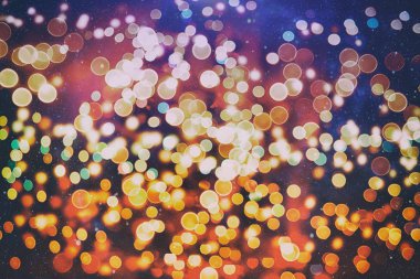 Noel tebrik kartı. Bokeh arka planda şenlikli dekorasyon. Yeni Yıl konsepti