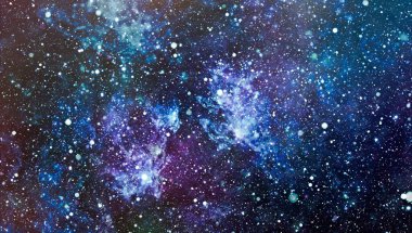 Panoramik derin uzaya arıyorum. Karanlık gece gökyüzüne yıldızlarla dolu. Uzayda Bulutsusu.