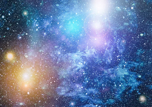Ny stor panoramautsikt över den djupa rymden. Mörk natthimmel full av stjärnor. Nebulosan i yttre rymden. Djuprymdens hemligheter. — Stockfoto