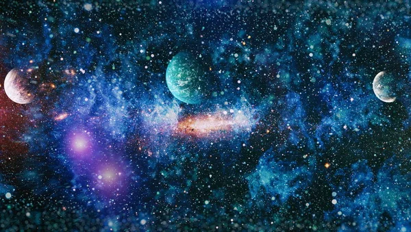 星と宇宙を持つ天の川銀河.深宇宙を見渡す新しい大きなパノラマ。星に満ちた暗い夜空。宇宙空間の星雲。深宇宙の秘密このイメージの要素 — ストック写真