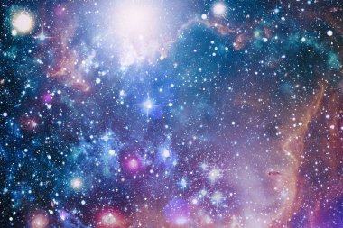 Parlak yıldız bulutsu. Uzak galaksi. Soyut resim. Nasa tarafından döşenmiş bu görüntü unsurları.