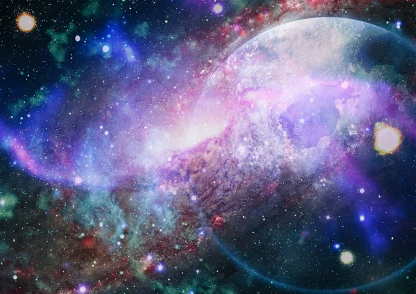 Parlak yıldız bulutsu. Uzak galaksi. Soyut resim. Nasa tarafından döşenmiş bu görüntü unsurları.