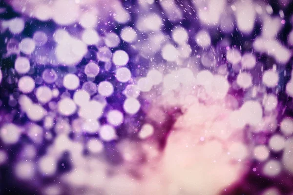 Fondo festivo con bokeh naturale e luci dorate luminose. Vintage sfondo magico con bokeh colorato. Primavera Estate Natale Capodanno discoteca partito sfondo . — Foto Stock