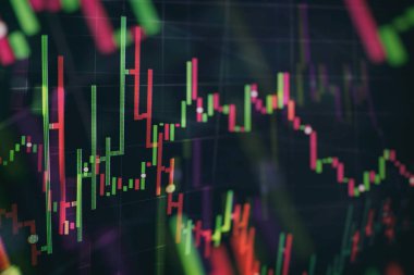 Bir yığın para. Yüz dolar faturaları para zemin üzerine yığını. Sahte para. Sığ derinlik-in tarla. Seçici odak.