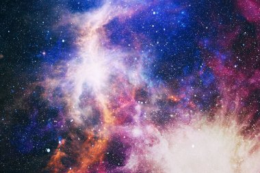 Uzay Dünya'dan çok ışık yılı uzakta. Nebula ve uzaydaki galaksiler. Güzel bulutsu, yıldızlar ve galaksiler. Nasa tarafından döşenmiş bu görüntünün elemanları.