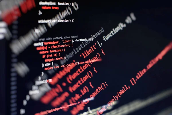 Programcı işyeri. Büyük veri depolama ve bulut bilgi işlem gösterimi. Programlama kodu. Web sitesi geliştirme. Bilgisayar monitöründeki web sitesi kodları. Yazılımın soyut ekranı. Bilgisayar komut dosyası.