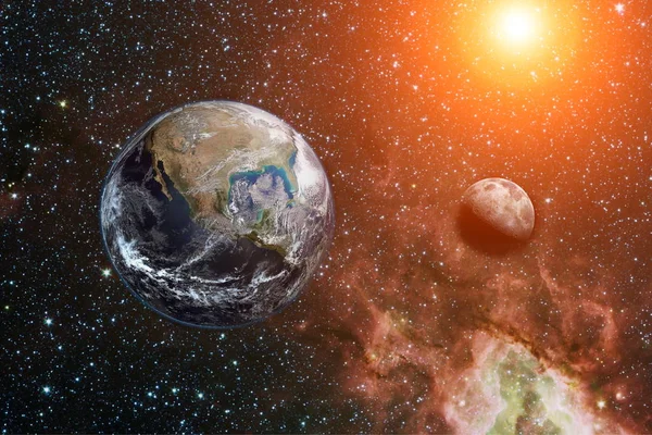 Dünya, Ay, Güneş, Yıldız ve Galaksi'nin panoramik görünümü. Dünya gezegeninde gün doğumu, uzaydan görünüm — Stok fotoğraf