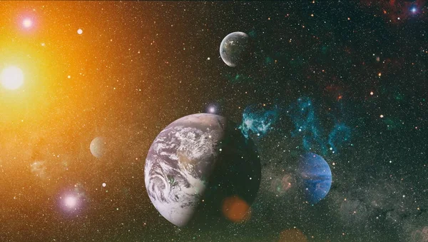 深い空間にある渦巻銀河。自由空間にある惑星と銀河の星。色の星雲と宇宙の星団。NASAによって提供されたこの画像の要素. — ストック写真