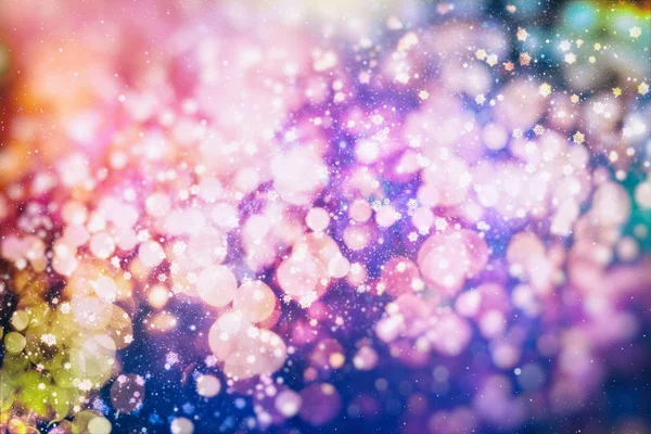 Sfondo bianco sfocatura astratta. bokeh Natale sfocato belle luci di Natale lucenti. Sfondo neve . — Foto Stock