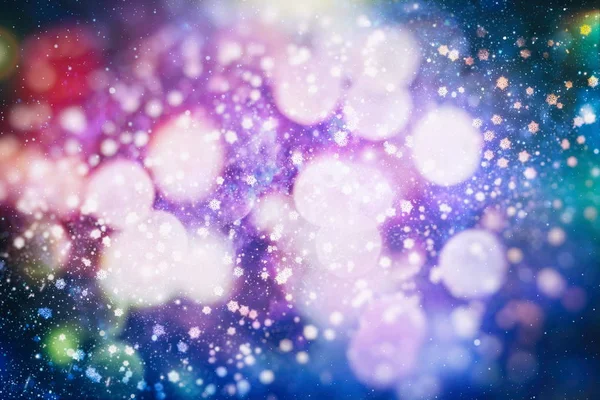 Sfondo bianco sfocatura astratta. bokeh Natale sfocato belle luci di Natale lucenti. Sfondo neve . — Foto Stock