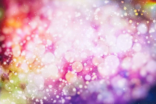 Abstrakte Glitzerlichter und Sterne. festlichen blauen und weißen Farbe funkelnden Vintage-Hintergrund. verschwommenes Bokeh Weihnachten Hintergrund mit Schneeflocken — Stockfoto