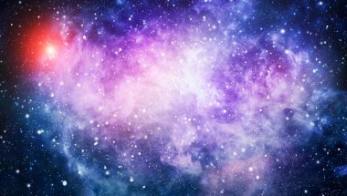 Derin uzaya bakan yeni büyük bir panoramik. Yıldızlarla dolu karanlık gece gökyüzü.