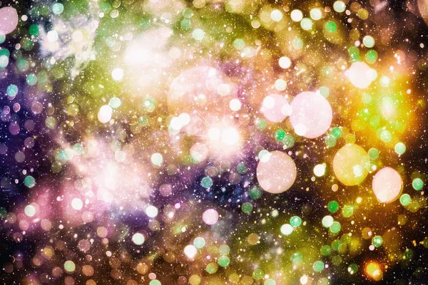 Bokeh efektli bulanık sarı ışıkların soyut arkaplanı, yeni yıl — Stok fotoğraf