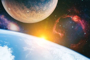 Gezegen ve galaksinin yıldızları serbest uzayda. Bu görüntünün elementleri NASA tarafından desteklenmektedir .