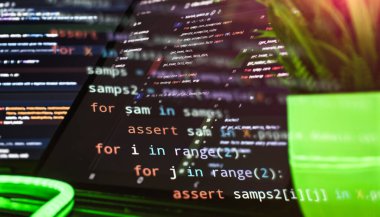 Modern IDE 'de Python kodlama döngüleri ve iddiaları
