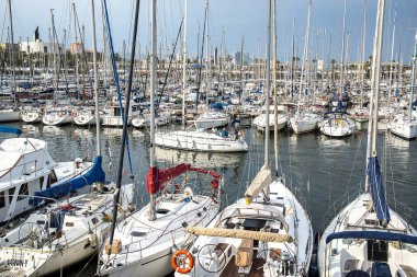 Bağlantı noktası ile Yatlar Barcelona, İspanya - 17 Mayıs 2018.