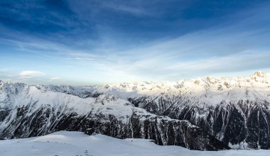 Ischgl, Avusturya Kayak Merkezi, sabahları Alp Dağları Panoraması.