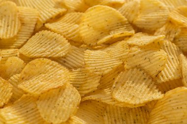 avuç sarı patates cipsi